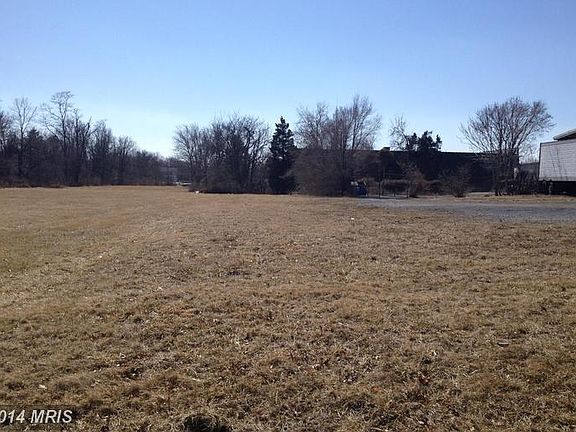 3rd image of 121 Bruce Dr