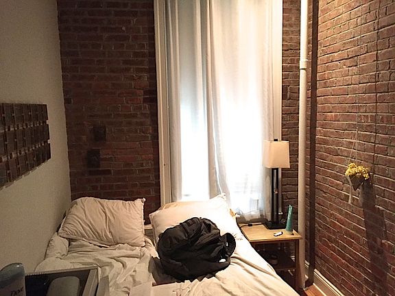 5th image of 352 Bedford Ave APT 4-F