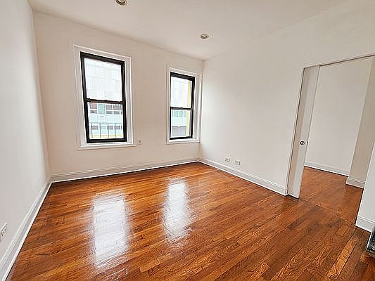3rd image of 114 Bushwick Ave #2