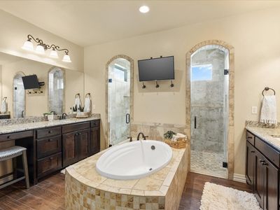 102 Brock Ct, Millsap, TX, 76066