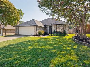 2709 Edinboro Dr, Arlington, TX 76012