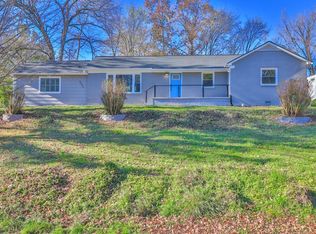 2421 Kennington Rd, Knoxville, TN 37917