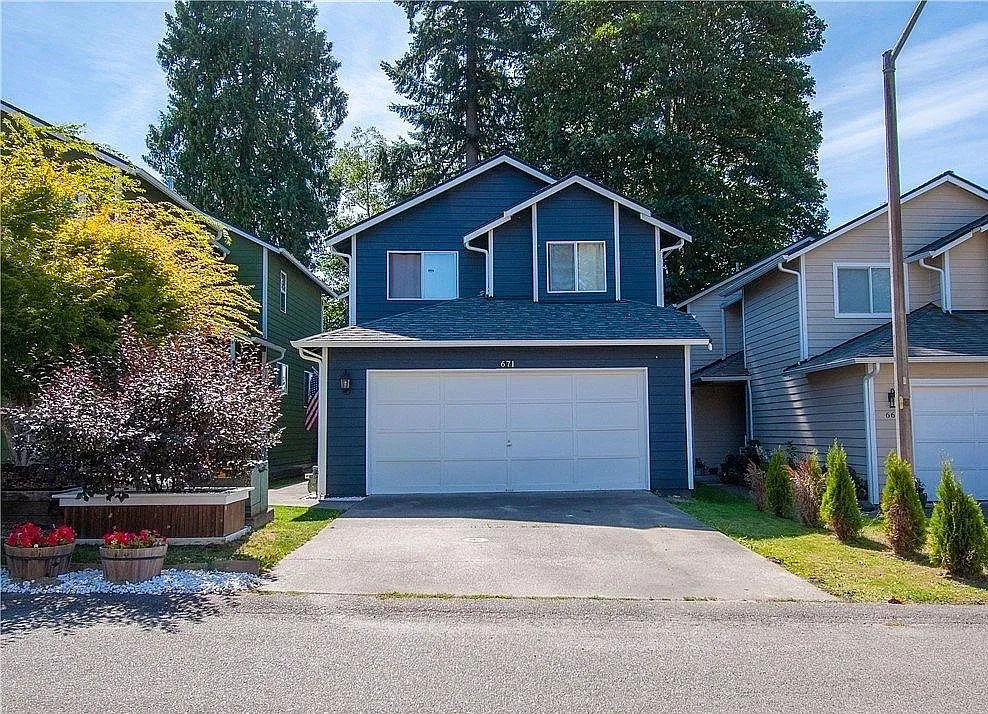 3 bed, 2.5 bath, 1607 sqft, $2,530 — Photo 1