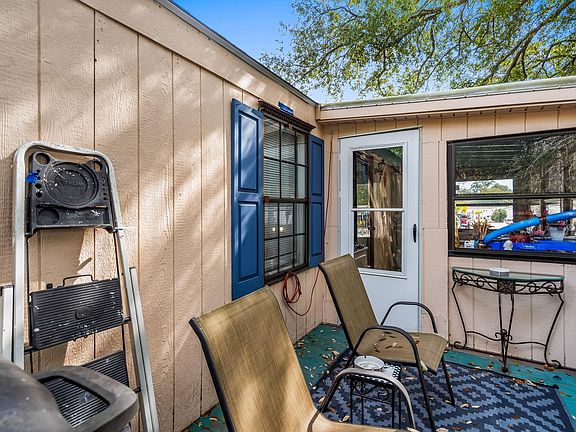 4th image of 31 Burr Circle