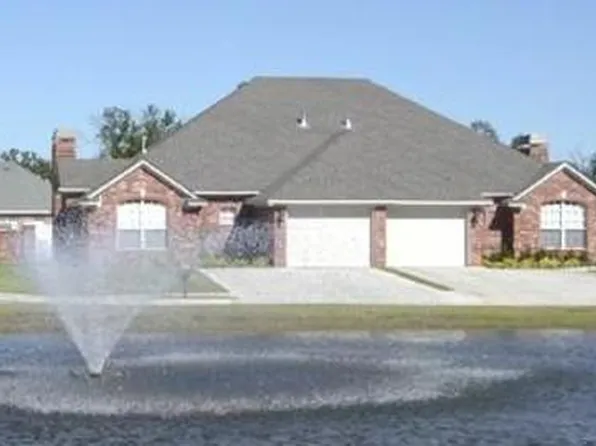 350 Garden Lake Dr #1, Tahlequah, OK 74464