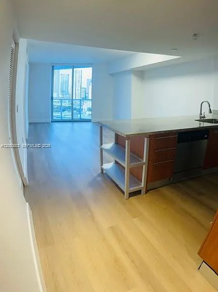 185 SW 7th St #1605 — Photo 11