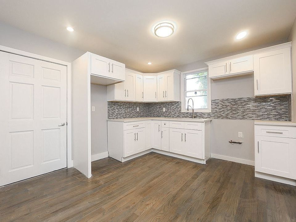 1st image of 10324 171st St