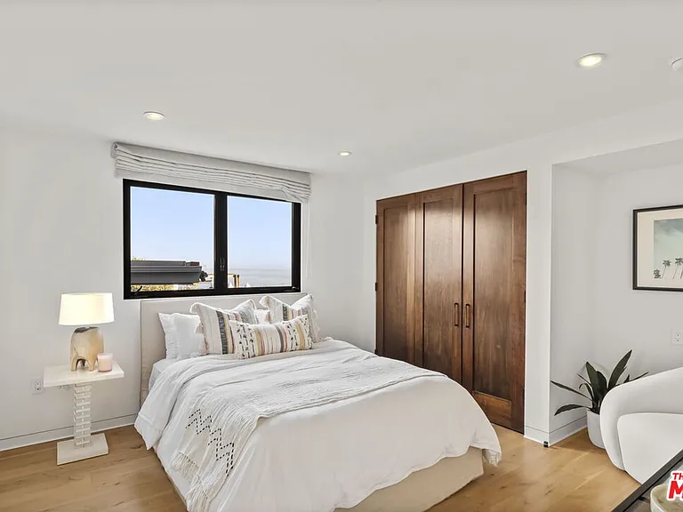 24146 Malibu Rd — Photo 15