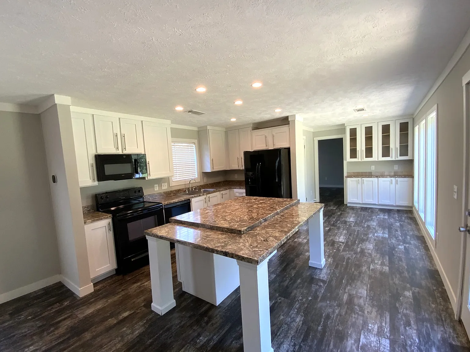 3 bed, 1344 sqft, $1,500 — Photo 3