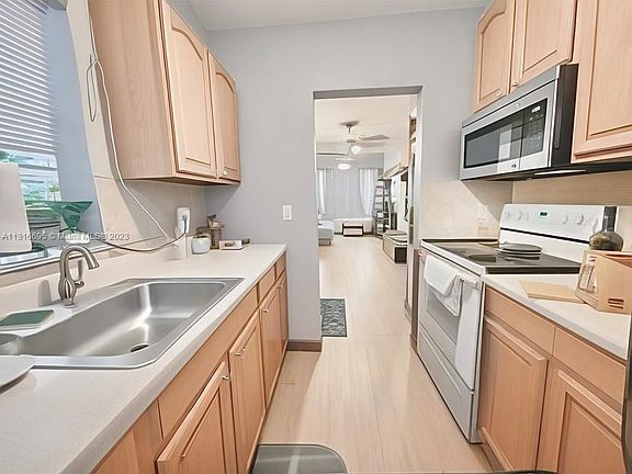 4th image of 3682 SW 26th St #2