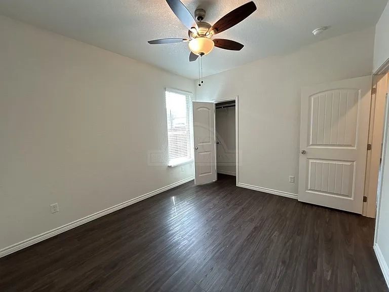 5112 Rose Garden Loop — Photo 17