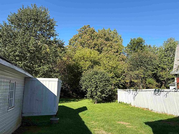 4th image of 3185 Delaney St