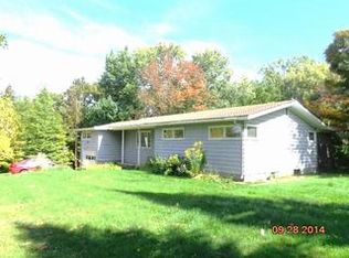 10228 McAllister Rd, Fredonia, NY 14063