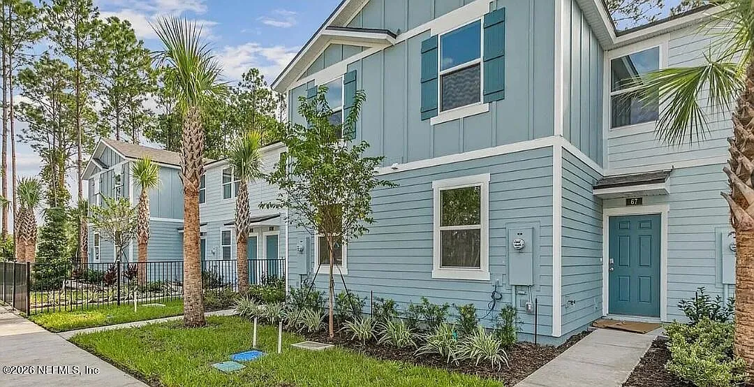 3 bed, 2.5 bath, 1308 sqft, $1,850 — Photo 2