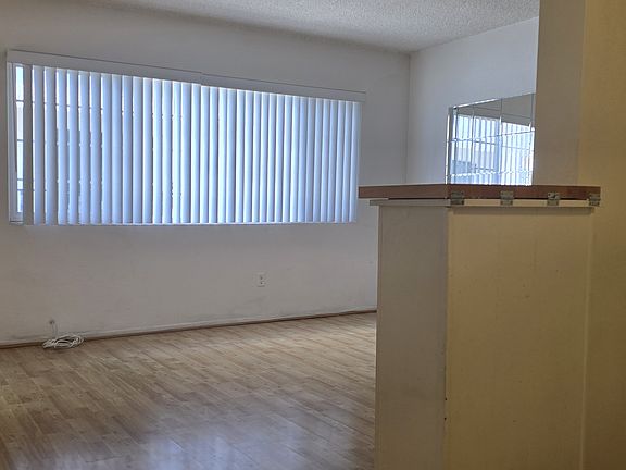 3rd image of 4320 Russell Ave APT 7