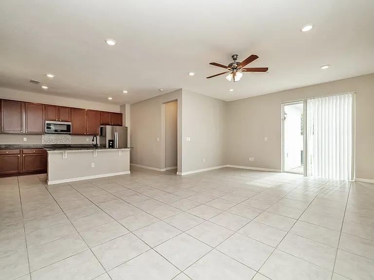 7729 Sunshine Bridge Ave — Photo 3