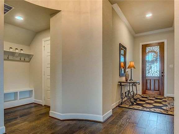 5th image of 4986 Stornoway Dr
