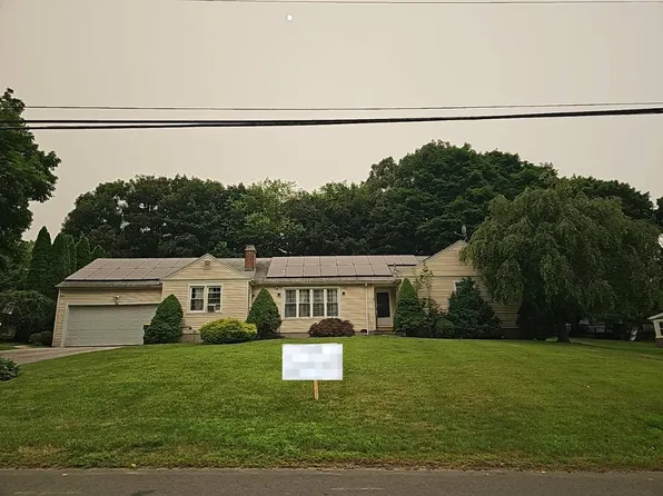 34 Stoddard Rd, Waterbury, CT 06708