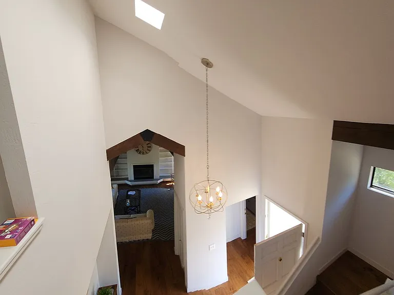 270 E Foothill Blvd — Photo 39