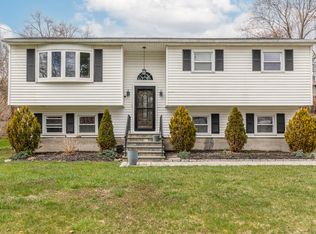 4 Flora St, New Fairfield, CT 06812