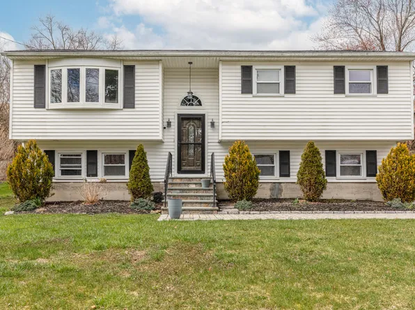 4 Flora Street, New Fairfield, CT 06812