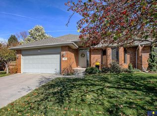 5046 Old Creek Rd, Lincoln, NE 68516