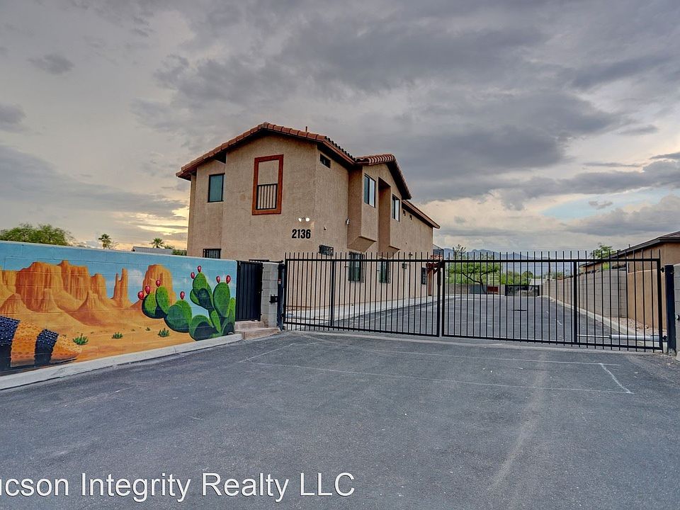 1st image of 2136 N Euclid Ave #4063884