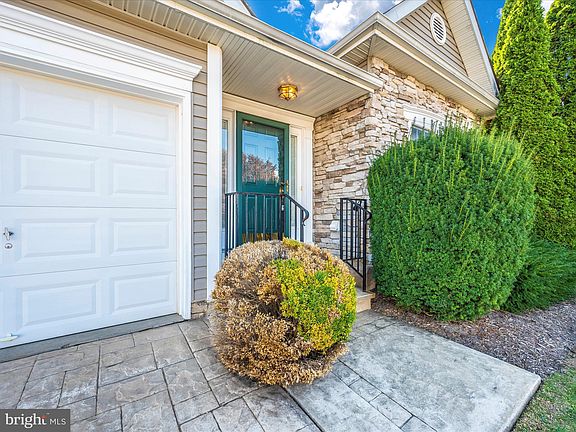 2nd image of 207 Smithfield Dr