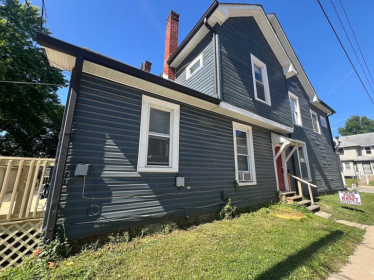 302.5 N Summit St #302.5 — Photo 1