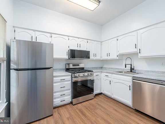 4th image of 619 Ivy League Ln