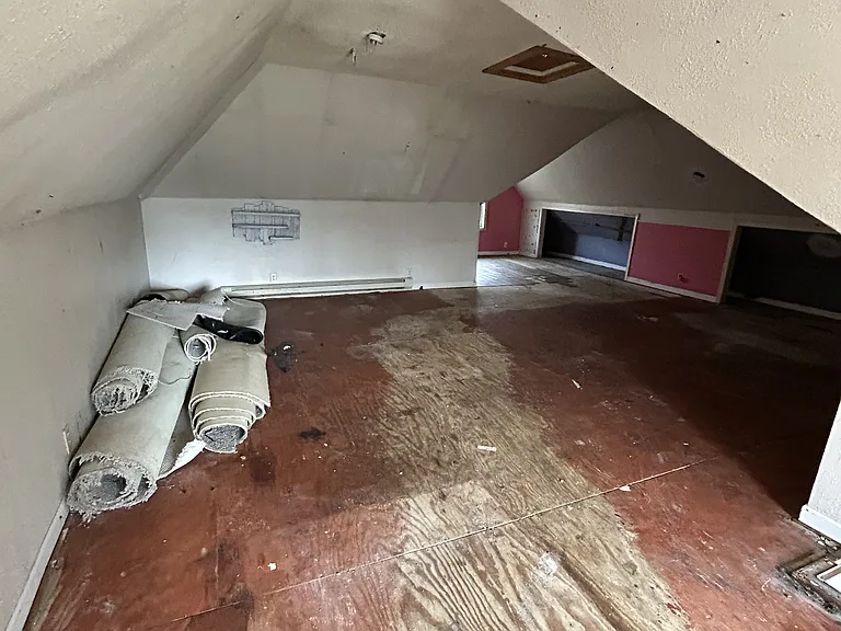 708 W Jones St — Photo 23