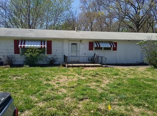 401 Olive St, Windsor, MO 65360