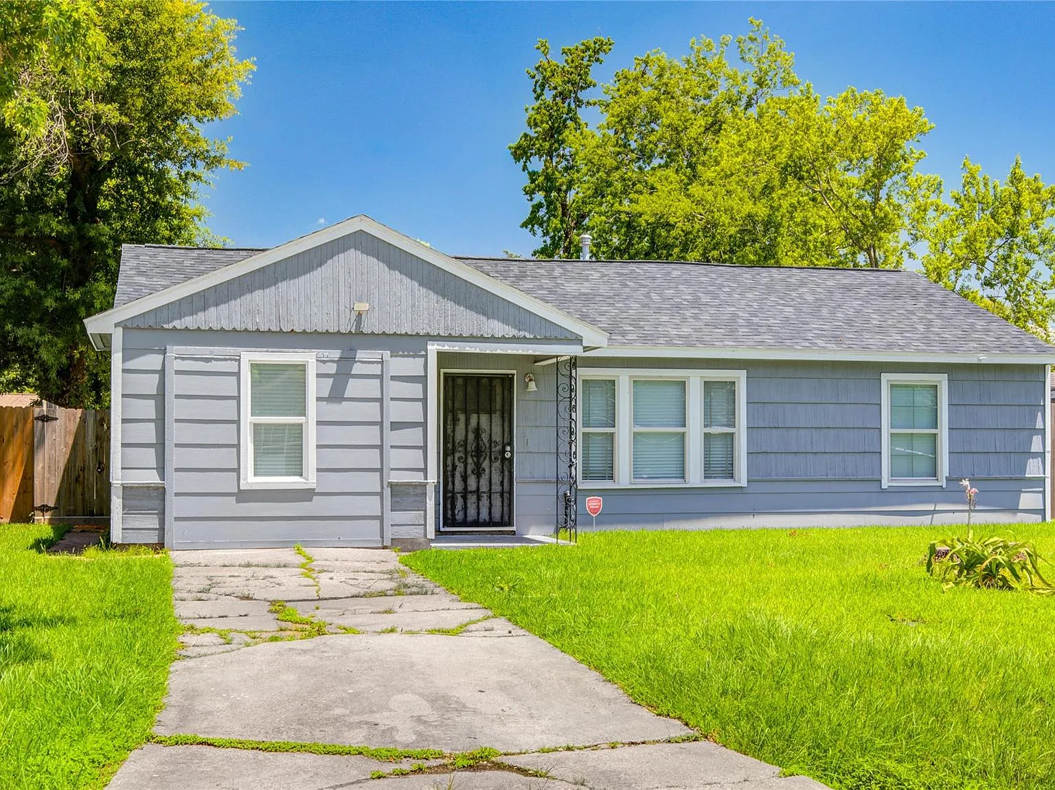 3 bed, 1.0 bath, 952 sqft, $1,500 — Photo 2