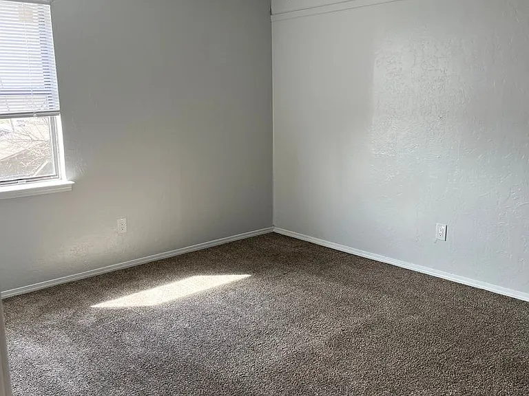 2902 NW 45th Pl #B — Photo 24