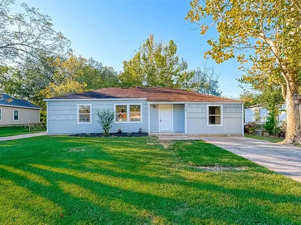 515 Bluebonnet Dr, La Marque, TX 77568