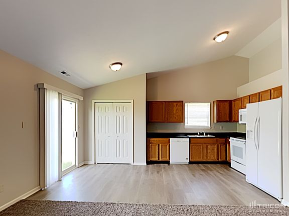 4th image of 1912 Mare Ave