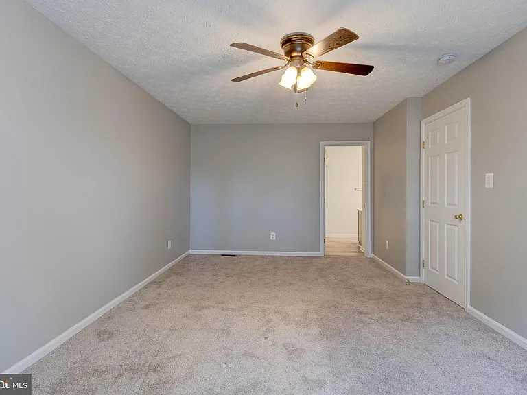7925 Carriage Dr — Photo 19