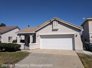 10 Niebaum Ct, Elk Grove, CA 95758
