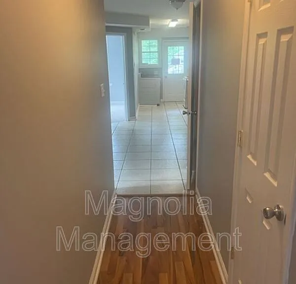 215 W Young Ave #6 — Photo 6