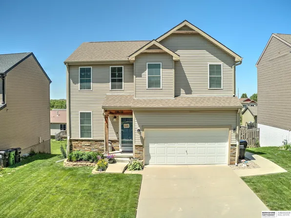 19610 T St, Omaha, NE 68135