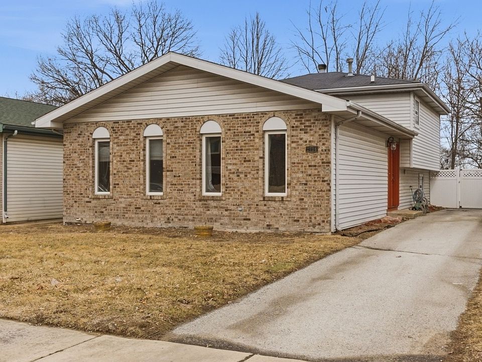 1st image of 2736 E Goodrich Ave