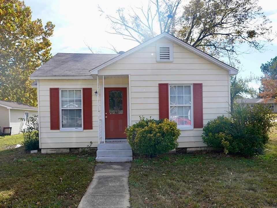 1st image of 309 Roosevelt Cir
