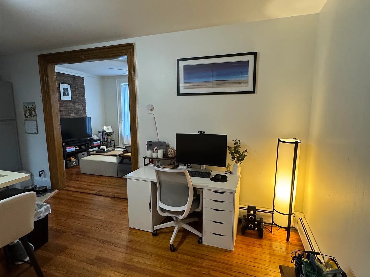 2 bed, 1.0 bath, 642 sqft, $4,000 — Photo 3