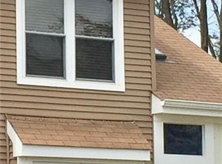 15 Canterbury Cir, Somerset, NJ 08873