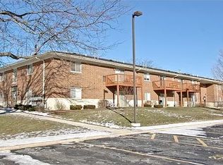 720 Saint Johns Rd #203, Woodstock, IL 60098