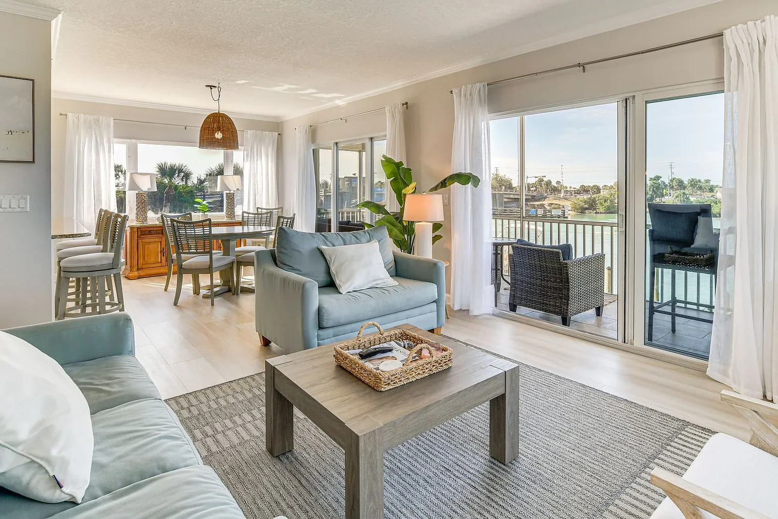 2 bed, 2.0 bath, 1194 sqft, $6,031 — Photo 1