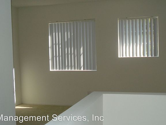 4th image of 21445 Saticoy St APT 10