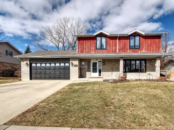 1327 Grandview Dr, New Lenox, IL 60451