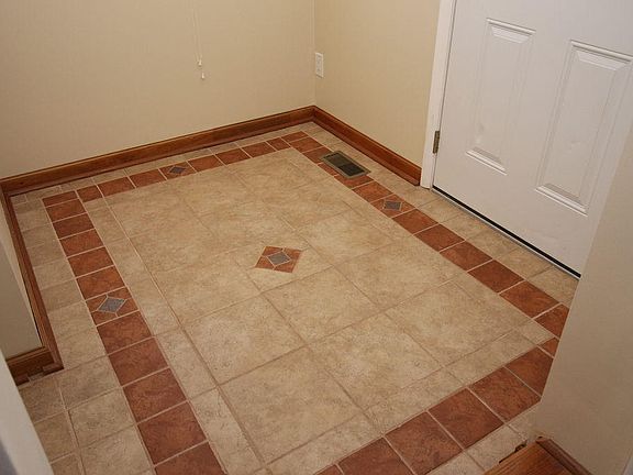 3rd image of 4331 Old Virginia St NE