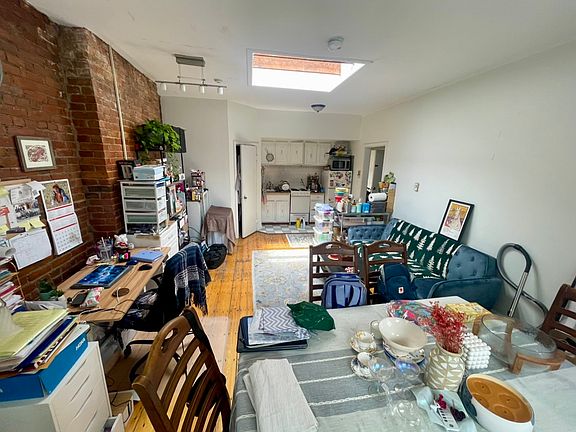 3rd image of 223 Newbury St APT 4F